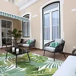 Frühstückspension Glass Boutique - & 4*