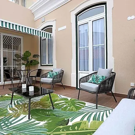 Glass Boutique - & Marinha Grande